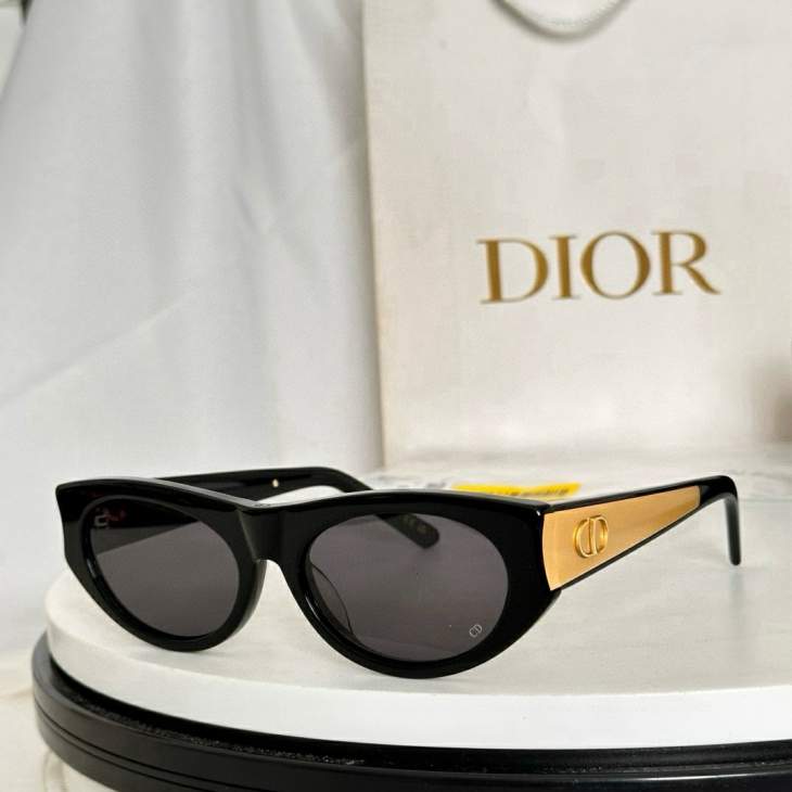 Picture of Dior Sunglasses _SKUfw76772033fw